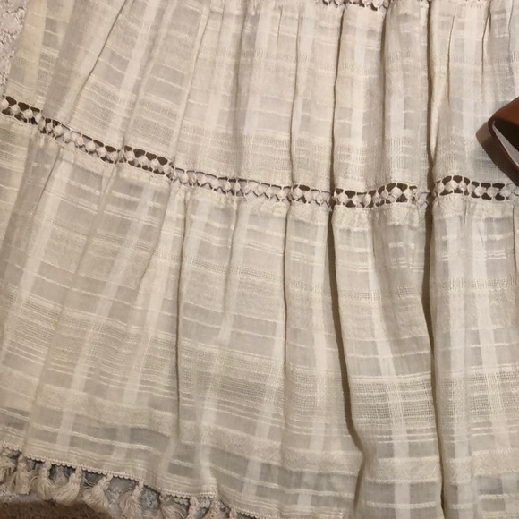 Sz S cream skirt - Picture 4 of 5